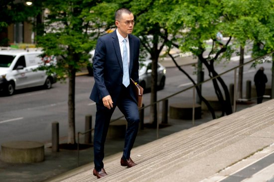 赵长鹏2024年4月抵达西雅图联邦法院